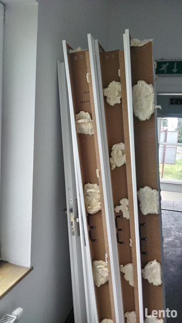 Ścianki drzwi witryny zPCV