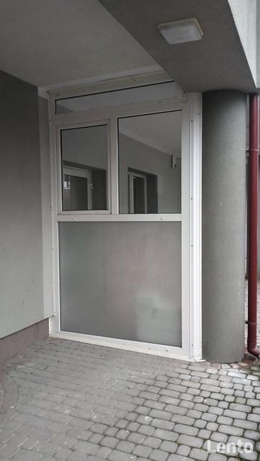 Ścianki drzwi witryny zPCV