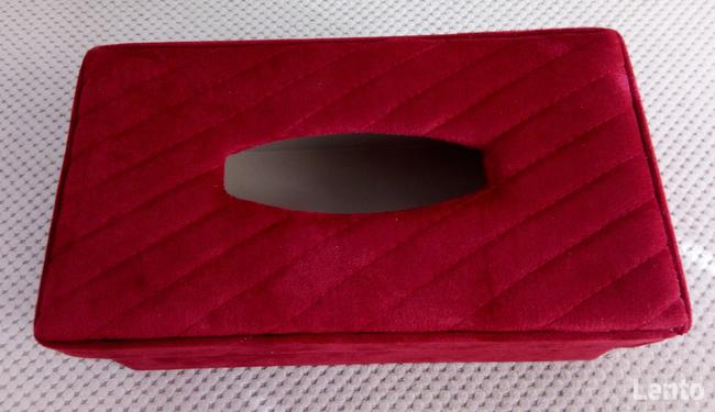 Eleganckie bordowe aksamitne pudełko na chusteczki