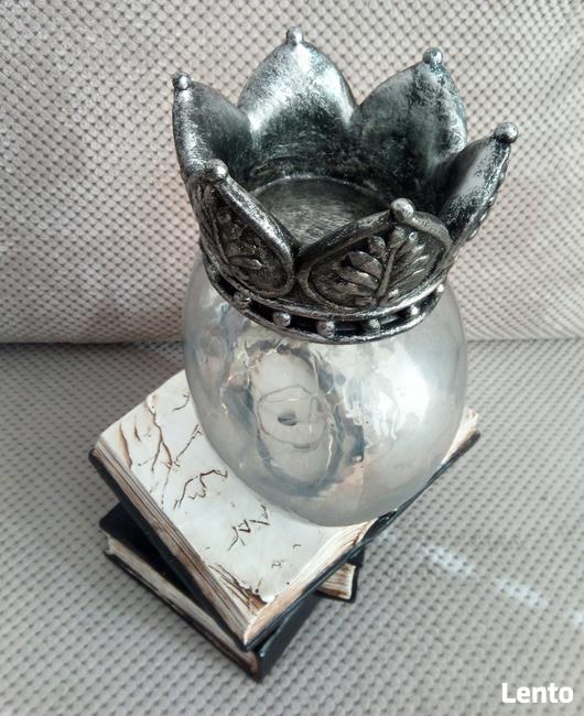 Świecąca czaszka w księgach lampa spells skull LED