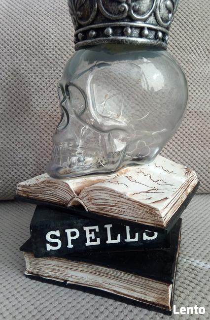 Świecąca czaszka w księgach lampa spells skull LED
