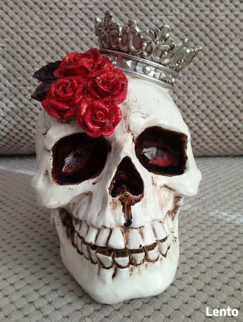 Brokatowa czaszka w koronie skull czerwone róże