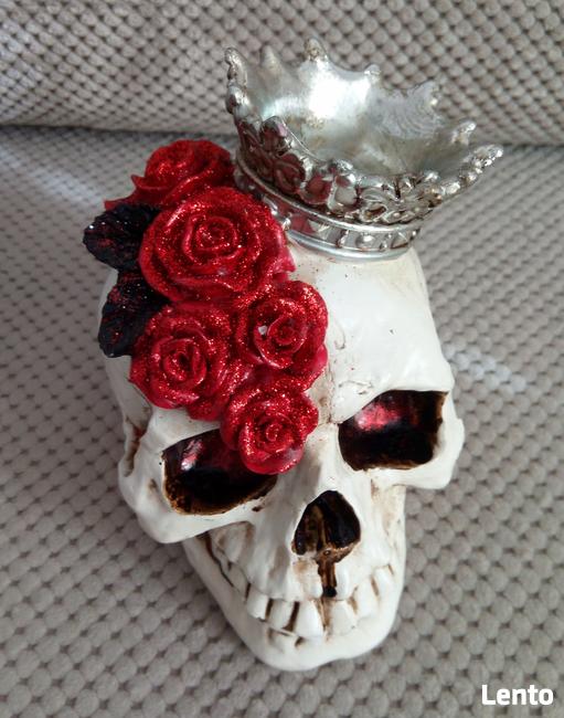 Brokatowa czaszka w koronie skull czerwone róże