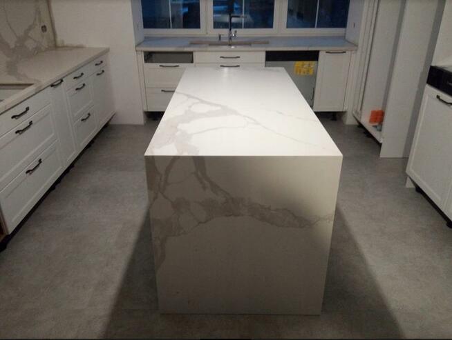 Spiek Kwarcowy BIANCO STATUARIO VENATO stół, blat.