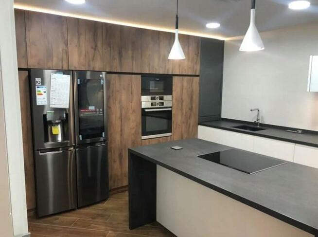 Spiek Kwarcowy DEKTON BROMO. Blat, stół, parapet.