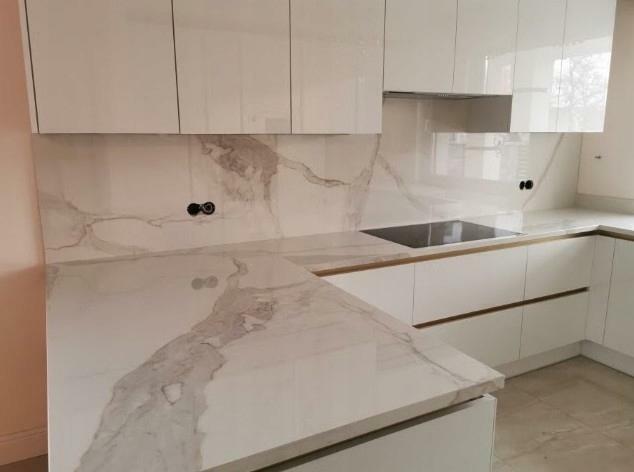 Spiek Kwarcowy Carrara stół, blat.