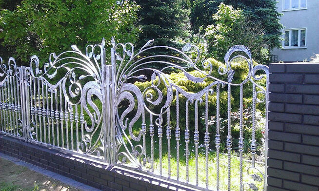 Ogrodzenia, bramy - nowoczesne, klasyczne.