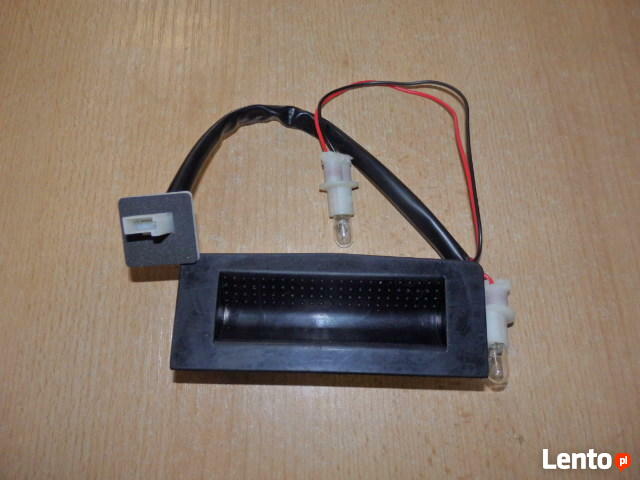 Przyciski klapy bagaznika mokrostyk opel Astra Insignia