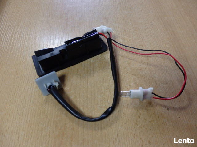 Przyciski klapy bagaznika mokrostyk opel Astra Insignia