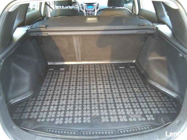 Wynajem HYUNDAI I30 kombi wypożyczalnia samochodów