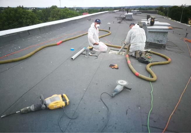 Wdmuchiwanie granulatu celulozy. Zwalcznie kuny . NAPRAWA I