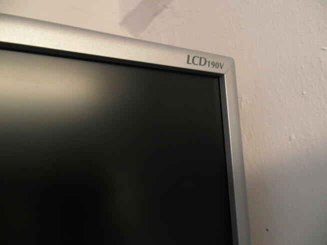 Monitor NEC LCD190V-BK - Poznań