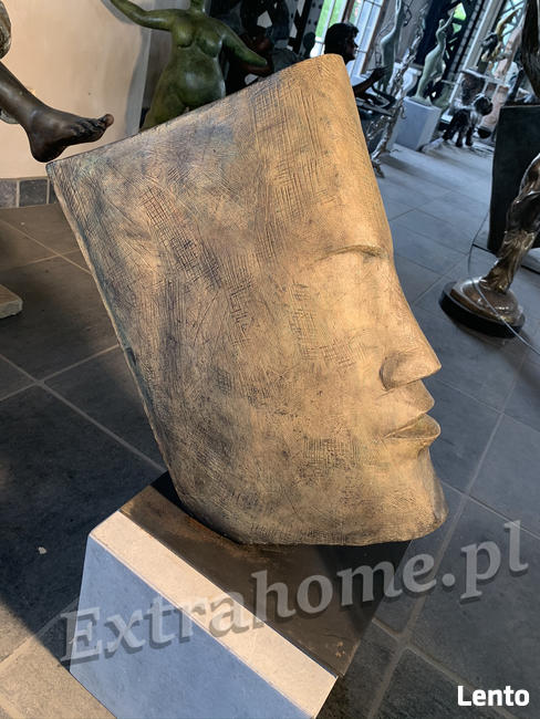 Figura z brązu. Thick lady Nowoczesna kobita w stylu Rubensa