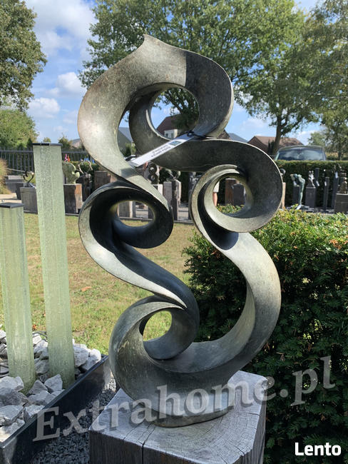 Figura z brązu. Thick lady Nowoczesna kobita w stylu Rubensa