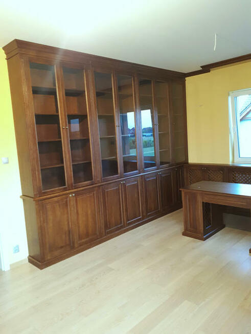 Biblioteka Dębowa. Regał na książki