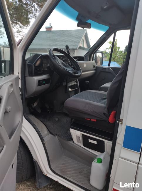 Beka sygnalizacyjna stroboskopowo-ledowa ambulansu