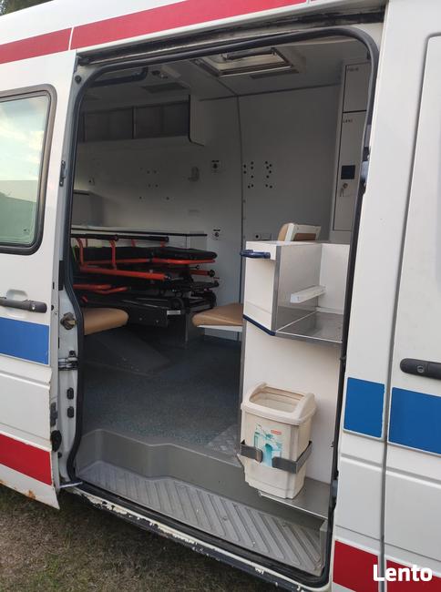 Beka sygnalizacyjna stroboskopowo-ledowa ambulansu