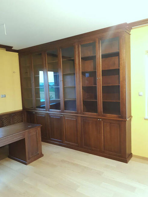 Biblioteka Dębowa. Regał na książki