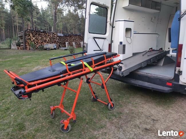 Beka sygnalizacyjna stroboskopowo-ledowa ambulansu