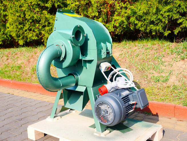 Peleciarka 7,5 kW + młyn bijakowy 4 kW + SZKOLENIE