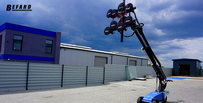 Robot do transportu ciężkich szyb i blach BEFARD XC 800