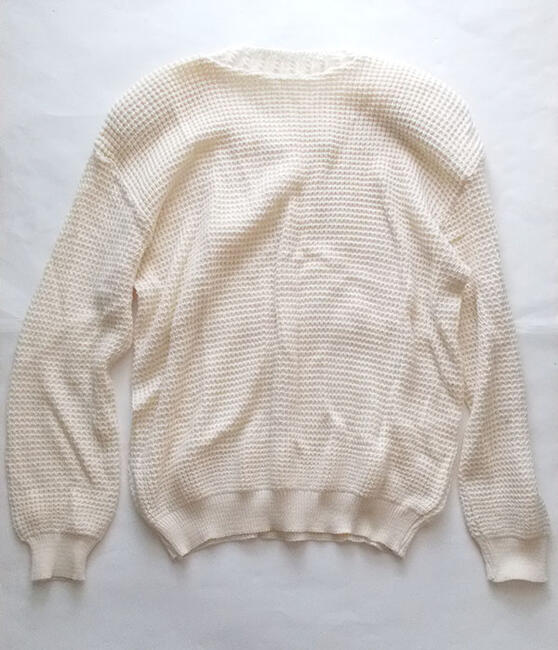 beżowy sweter damski