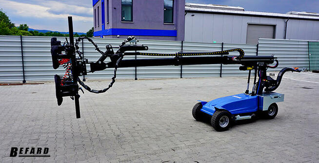 Robot do transportu ciężkich szyb i blach BEFARD XC 800