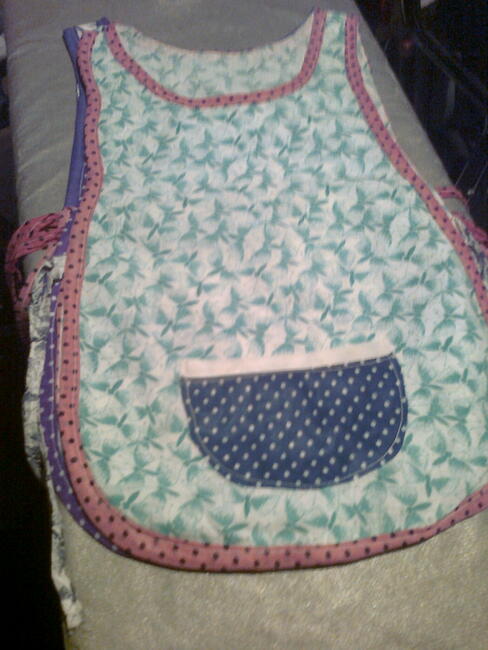 Fartuszki bawełniane nowe do malowania do przedszkola