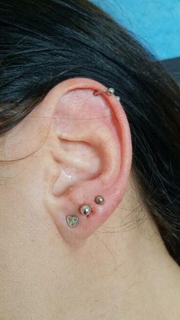 Przekłuwanie uszu/nosa oraz inne części ciała