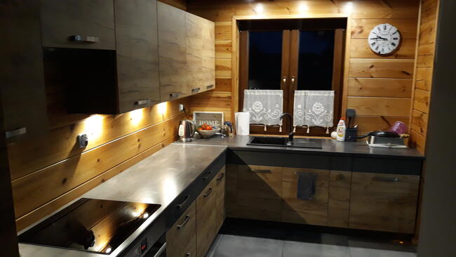 Wiosna Lato Jesień Zima, całoroczny drewniany Dom