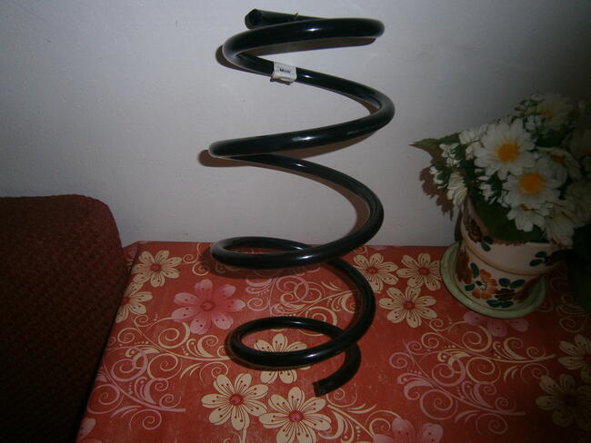 Sprężyna przedniego zawieszenia TURAN