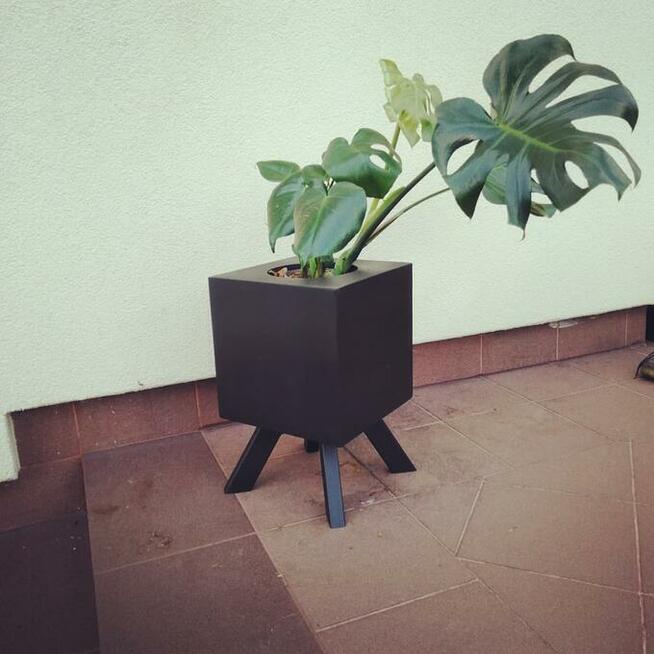 Donica metalowa nowoczesna