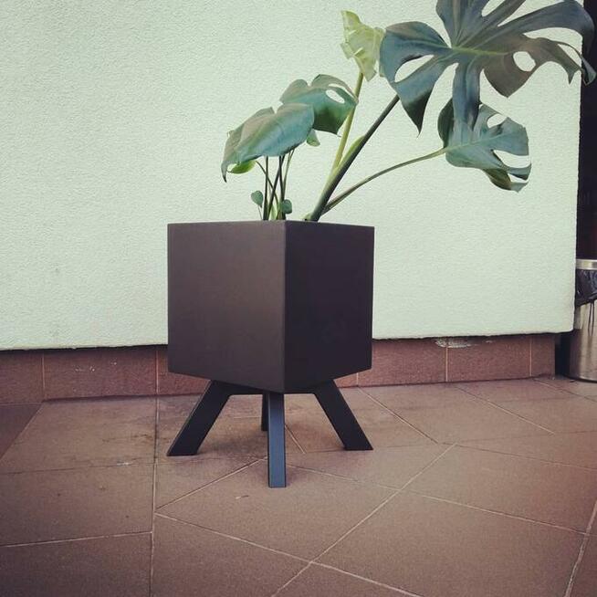 Donica metalowa nowoczesna