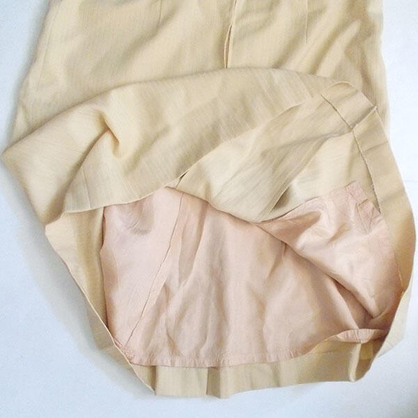 beżowa spódnica elegancka