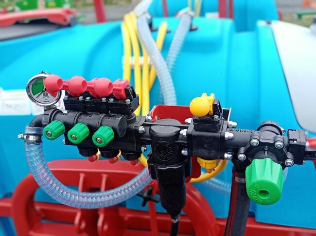 Opryskiwacz zawieszany 800l Biardzki