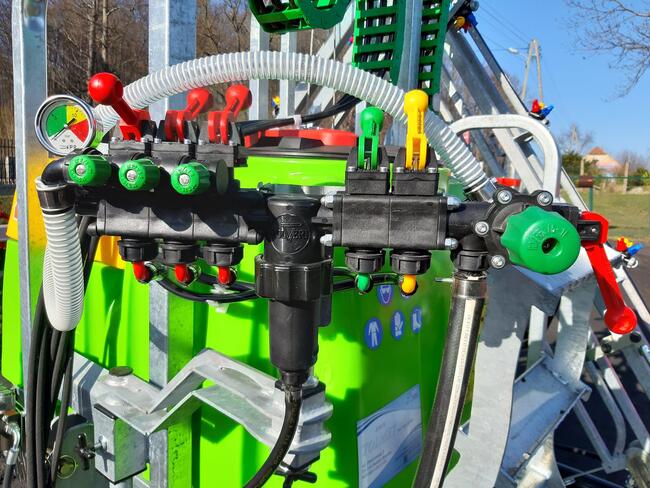 Opryskiwacz zawieszany XSARA600 TOLMET