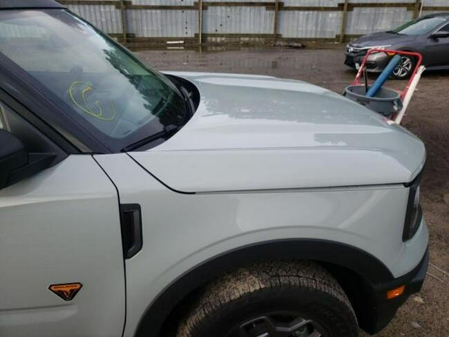 Ford Bronco 2021, 2.0L, 4x4, porysowany lakier