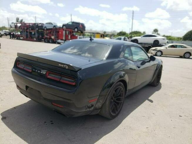 Dodge Challenger SRT Widebody, manual, porysowany lakier