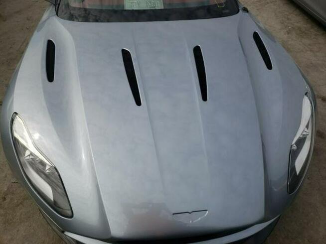 Aston Martin DB11 2018, 5.2L, porysowany