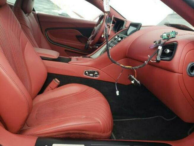 Aston Martin DB11 2018, 5.2L, porysowany