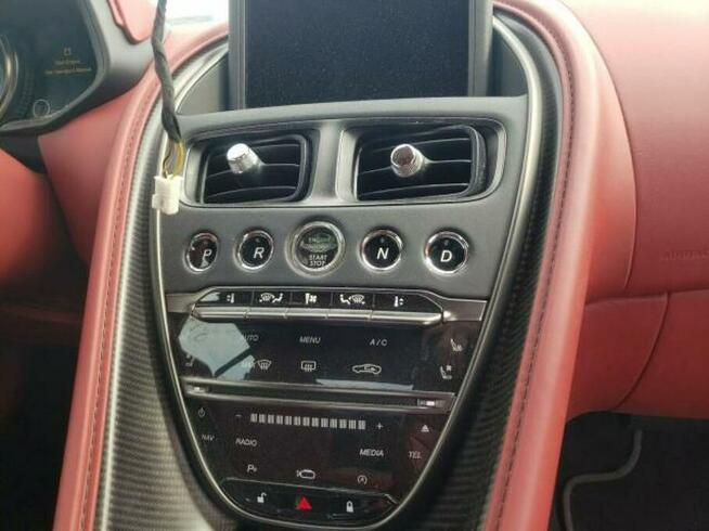 Aston Martin DB11 2018, 5.2L, porysowany