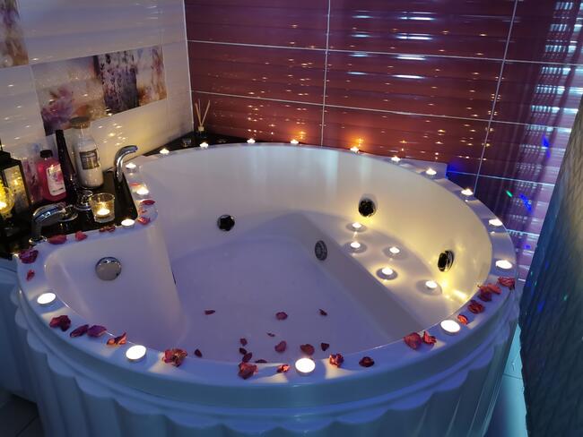 Wieczór kawalerski/panieński z odrobiną relaksu dom ze SPA