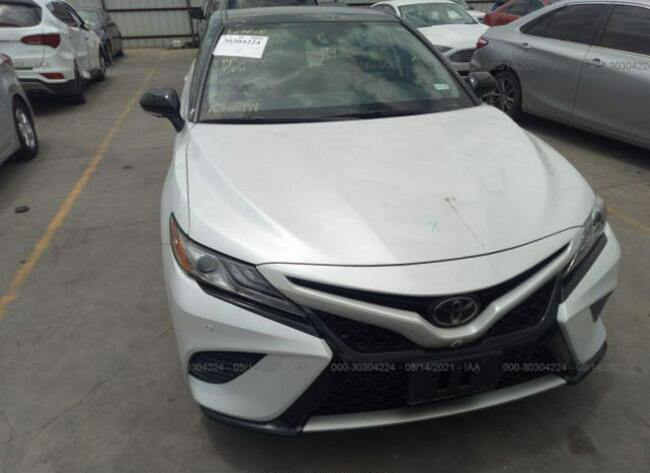 Toyota Camry 2019, 2.5L, po gradobiciu