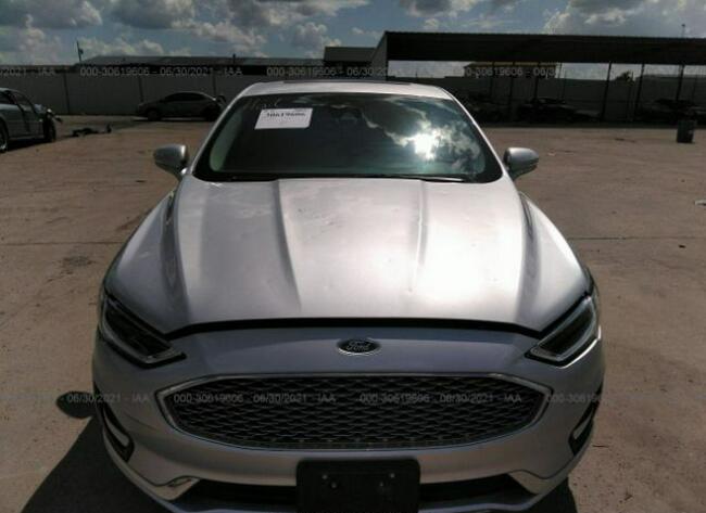 Ford Mondeo 2019, 2.0L, 4x4, po gradobiciu