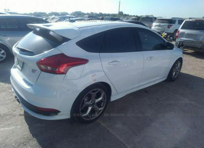 Ford Focus 2018, 2.0L, ST, po gradobiciu