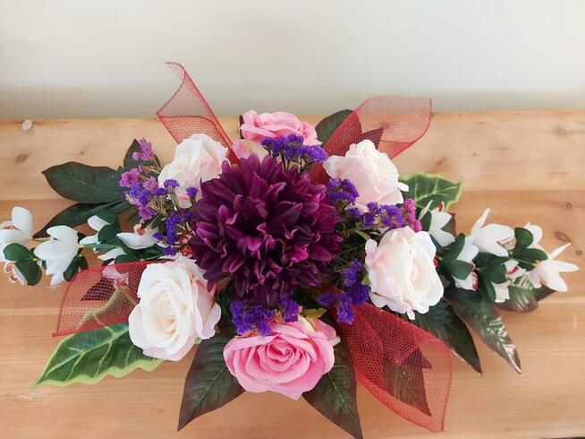 Stroiki, kompozycje kwiatowe na groby