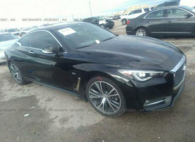Infiniti Q60 2017, 2.0L, 4x4, po gradobiciu