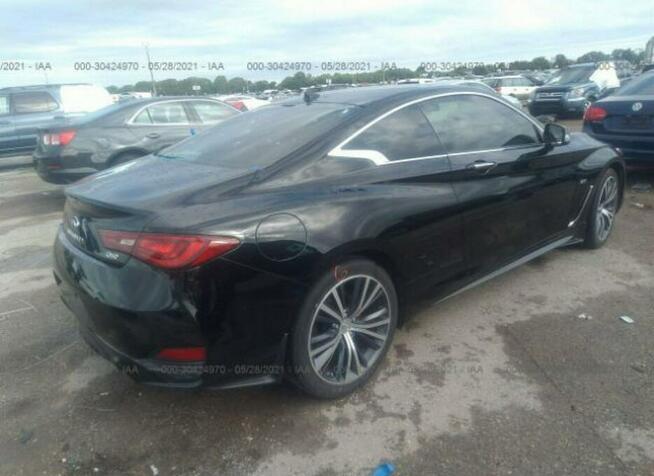 Infiniti Q60 2017, 2.0L, 4x4, po gradobiciu