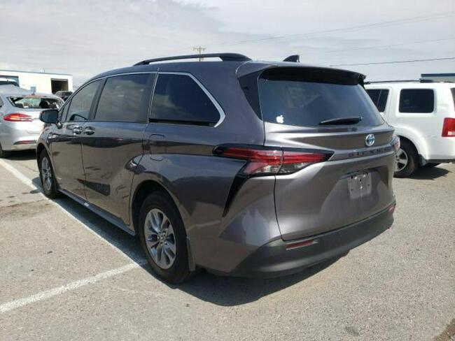 Toyota Sienna 2021, 2.5L, XLE, po gradobiciu