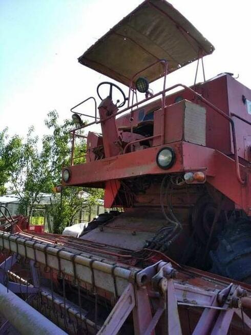 Sprzedam kombajn zbożowy Bizon Z056